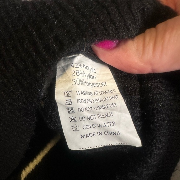 Chic Soul Black and White Striped Sweater XL - Picture 5 of 5